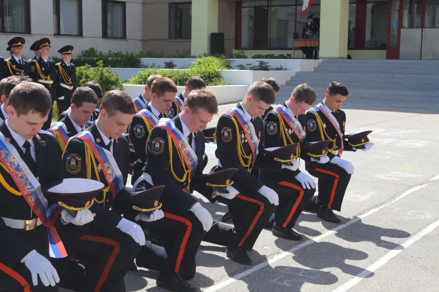 Прощание со знаменем 2024